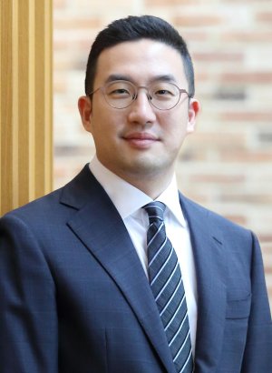 첫 주총 참석 못한 구광모 회장 "혁신·고객가치 제고로 LG 가치 높일 것"