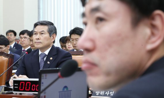 하태경 '軍가산점' 법안 발의..."여성 사병 복무 허용"