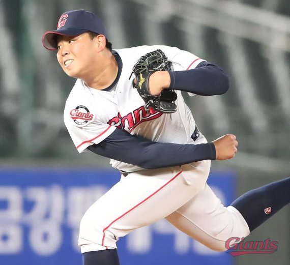 [성일만 야구선임기자의 핀치히터] 서준원 "백호형과 프로 첫 대결, 이번에도 직구 승부"