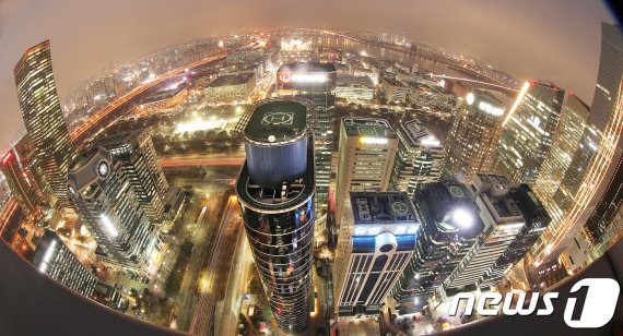 서울시 영등포구 여의도 증권가 일대. 2017.12.29/뉴스1 © News1 임세영 기자