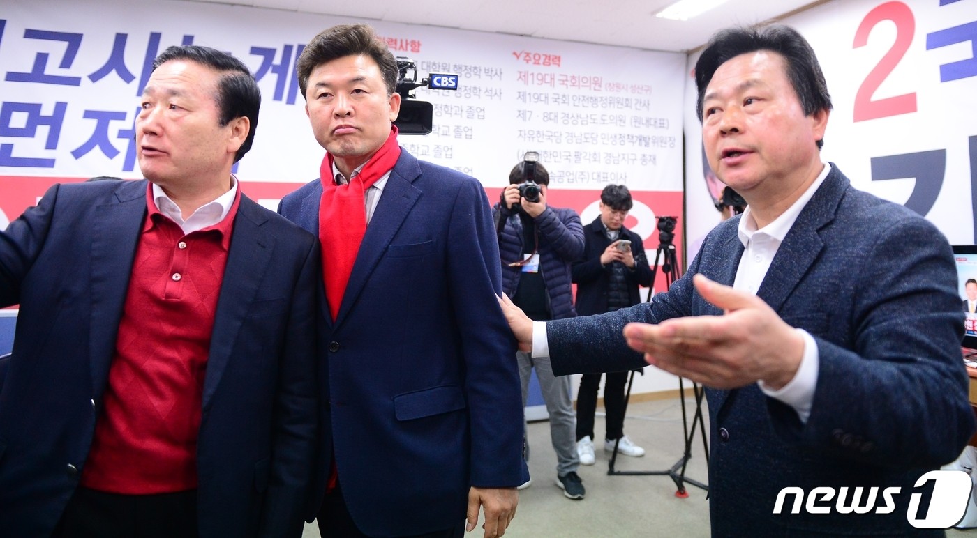 2000여표 뒤지다 504표 역전…창원성산이 뒤집혔다