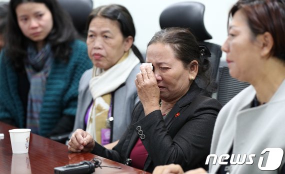 靑에 청원서 낸 베트남전 민간인학살 피해자 "무책임하고 비겁한.."