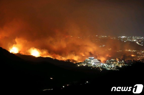 "마치 전쟁 피난 가듯.." 고성 관광객이 전한 산불 위기상황