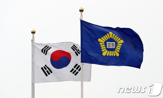 모르는 남성과 성관계 후 미숙아 출산한 10대 소녀