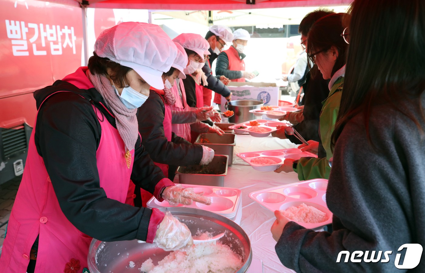 산불 피해 성금 모금, 모두 발벗고 나섰다