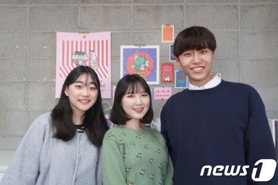 울산대학교 창업팀 '프링코'의 황예닮, 황다희, 박시완씨(왼쪽부터). © 뉴스1