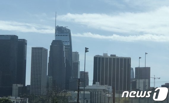 LA '랜드마크' 마천루에 이름 아로새긴 故 조양호 회장