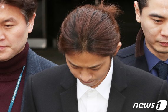 성관계 불법 촬영 정준영 재판으로..피해자 10명
