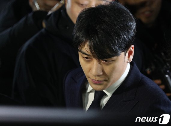 "승리, 성탄절 성접대 파티" 진술 확보