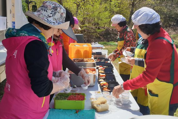 여성농업인 가사부담 줄여.. 울산농협 '이심점심 밥차' 눈길