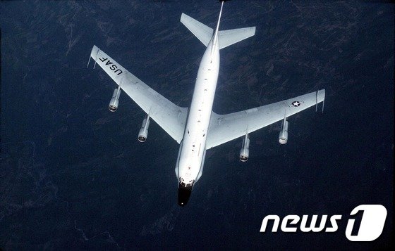 미국 전략정찰기 RC-135. © AFP=뉴스1