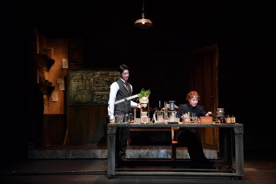 작품4_마리퀴리_라이브(주) /사진=fnDB