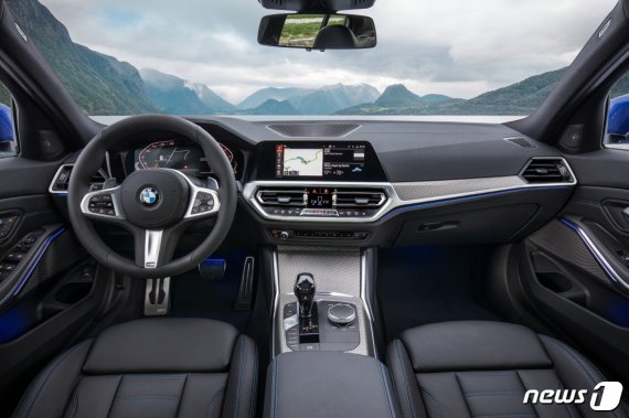 BMW 뉴 3시리즈 실내사진© 뉴스1