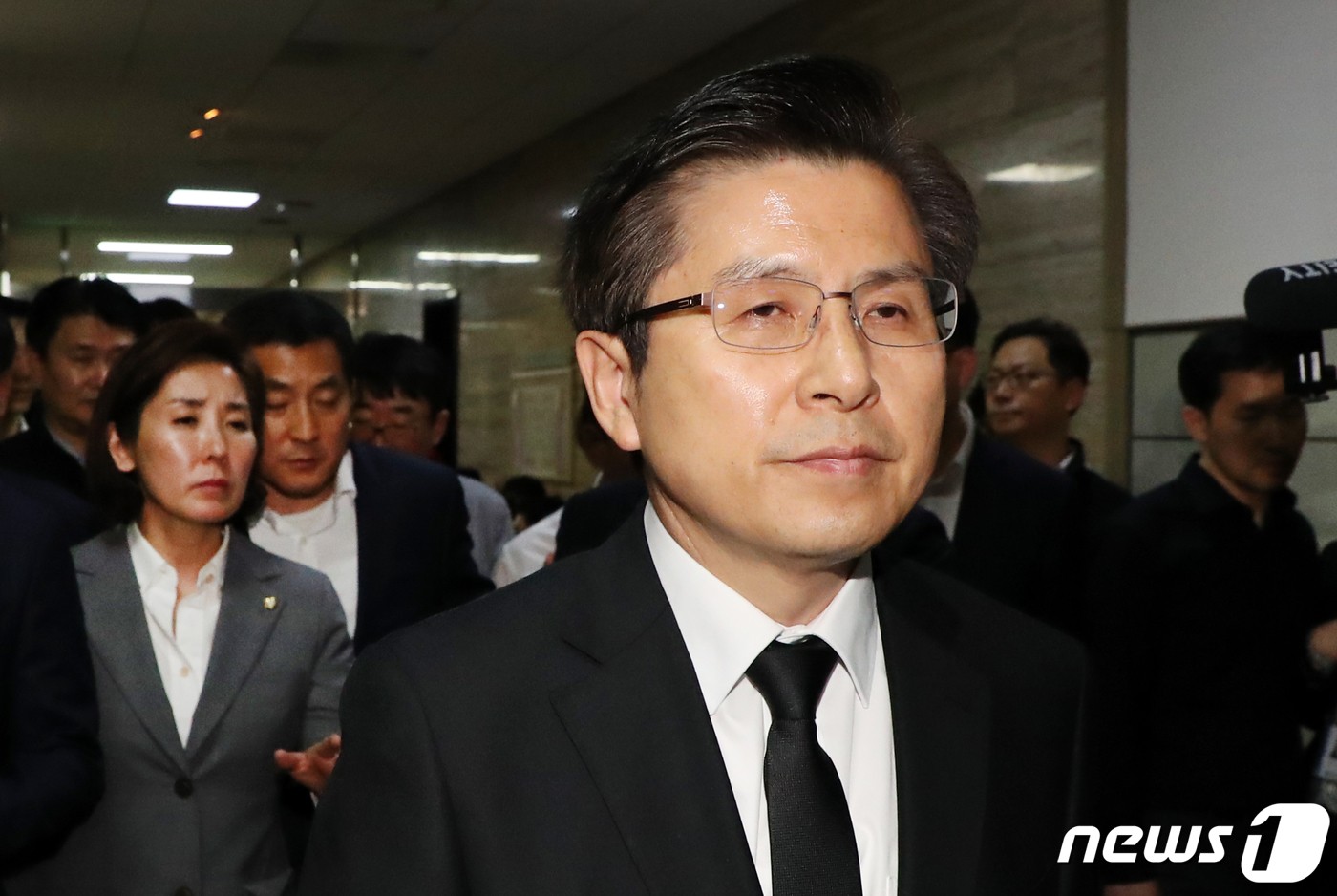 작심하고 文대통령에 독설한 황교안 "도끼로.."