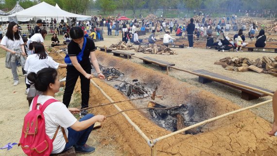 [포토뉴스] 선사시대 시간여행, 연천구석기축제