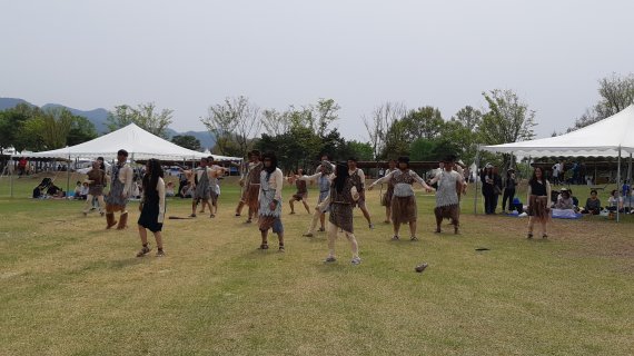 [포토뉴스] 선사시대 시간여행, 연천구석기축제