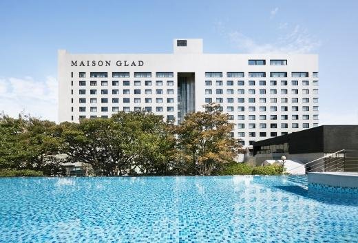 [호텔가] 메종 글래드 제주 "가정의 달은 호텔 야외수영장에서"