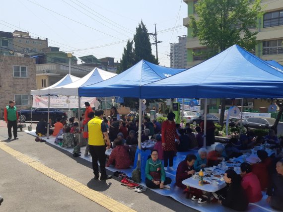 광명 곳곳 어버이날 경로잔치…지역복지연대 ‘강화’