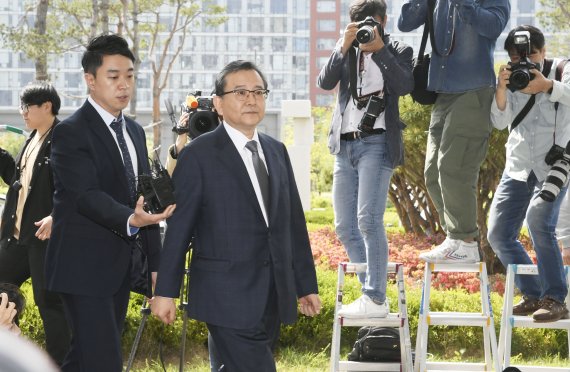 검찰 출석하는 김학의 전 법무부 차관