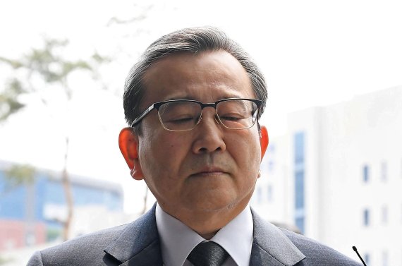 '뇌물 혐의' 김학의 구속에도 성범죄 수사 난항