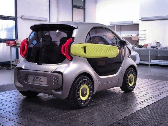 제주모터스가 제6회 국제전기자동차엑스포를 통해 선보인 3D 프린터로 만든 전기차