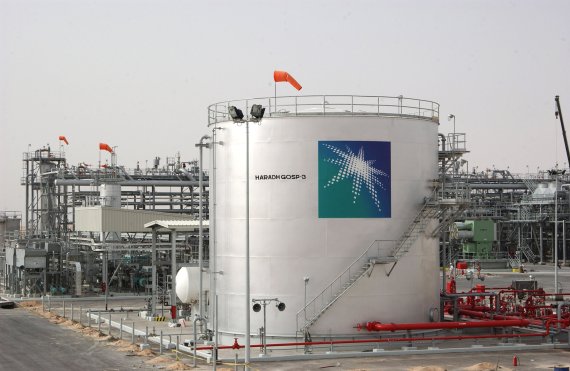 사우디아라비아 하라드에 위치한 아람코의 석유 저장소.AFP연합뉴스