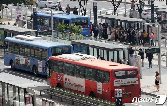 부산 시내버스 노사 극적 협상 타결…버스 정상 운행