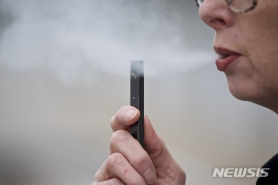 '액상형 전자담배 폐질환' 의심 환자, 국내 첫 보고