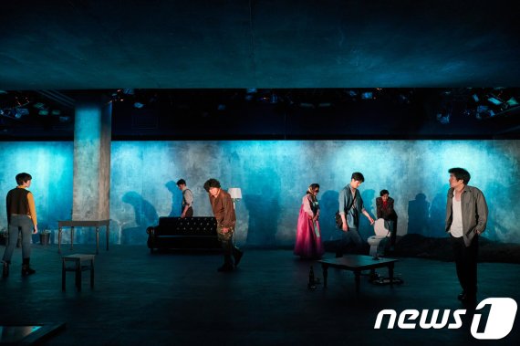 연극 '녹천에는 똥이 많다' (제공 두산아트센터) © 뉴스1