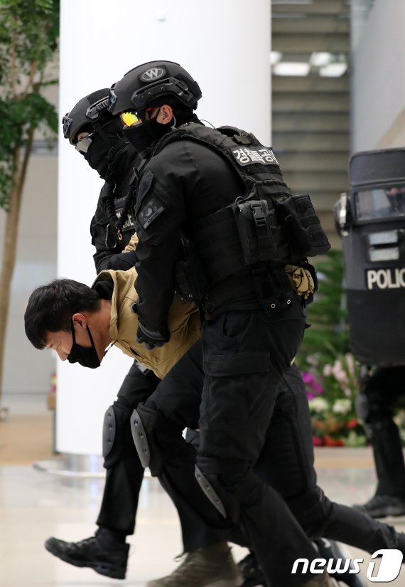 '공항 독가스 테러' 협박범의 정체 결국 드러났다