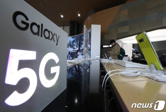 삼성전자 갤럭시S10 5G 모델. /뉴스1 © News1 신웅수 기자