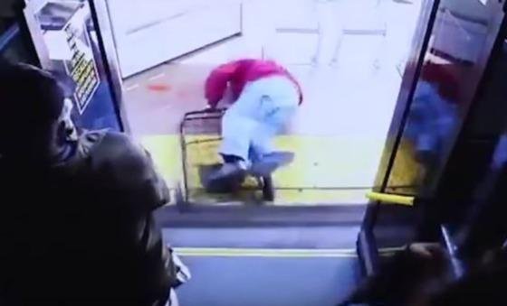 버스에서 노인 밀쳐 죽인 20대 女의 소름끼치는 행동