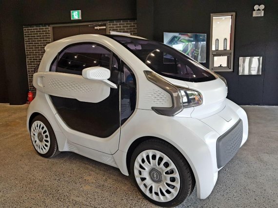 2인승 도심형 전기차인 'LSEV' 모델