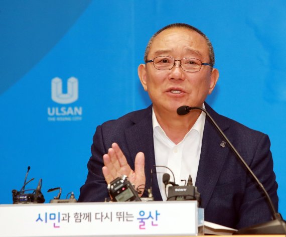 송철호 울산시장 "유혈사태는 없어야".. 본사 울산 존치 선결 필요