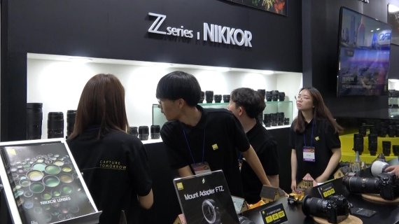 [영상] P&i 2019 개막, 캐논&middot;니콘의 'FF 미러리스 대결'