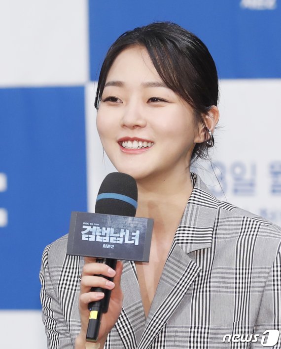 배우 강승현이 3일 오후 서울 마포구 상암동 MBC골든마우스홀에서 열린 MBC 새 월화드라마 '검법남녀 시즌2' 제작발표회에 참석해 인사말을 하고 있다. '검법남녀 시즌2'는 MBC의 첫 시즌제 드라마로 진보한 범죄만큼 까칠한 법의학자 백범(정재영 분)과 열혈신참 검사 은솔(정유미 분)의 공조수사를 그린 작품이다, 2019.6.3/뉴스1 © News1 권현진 기자