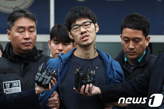 PC방 아르바이트생을 살해한 혐의로 구속된 피의자 김성수씨(30). /뉴스1 DB © News1 성동훈 기자