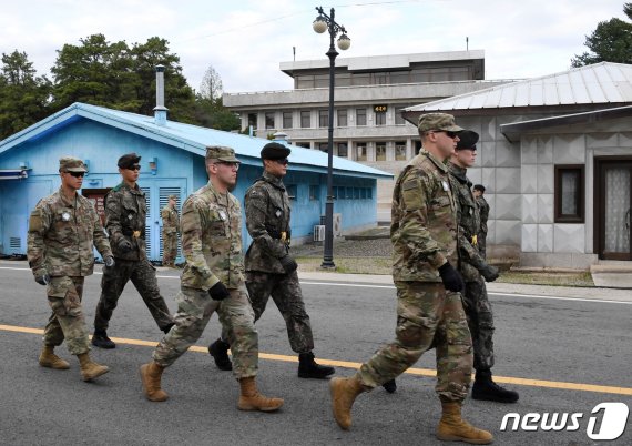 판문점 남측에서 주한미군과 국군 장병들이 이동하고 있다. 사진공동취재단 /사진=뉴스1