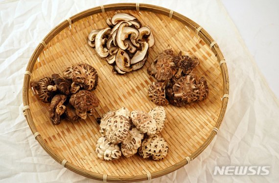 【산청=뉴시스】 산엔청쇼핑몰에서 판매하는 표고버섯 이미지.