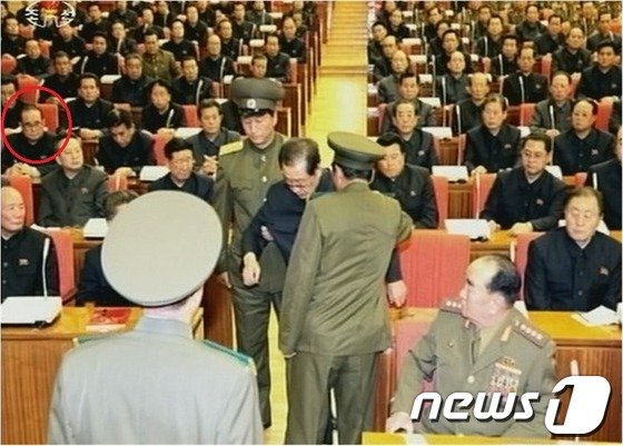 2013년 북한 장성택 전 국방위원회 부위원장의 숙청 관련 사진. (사진 : 통일부 제공)© News1