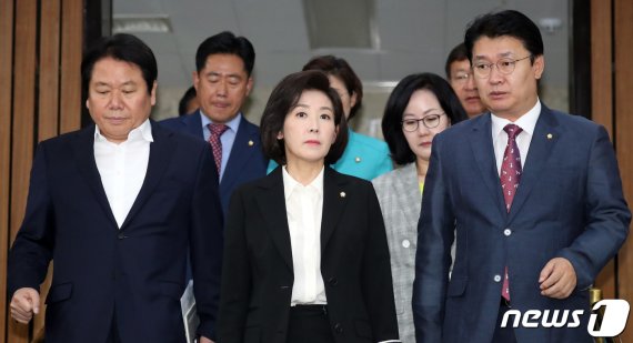 한국당, 양정철·김경수 만남 "선거 실세, 법위반 실세 만난 것"(종합)