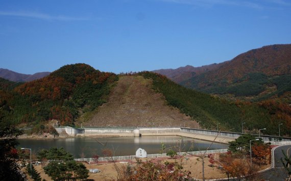 경남 산청의 양수발전소(700MW) 하부댐 모습. 한수원 제공