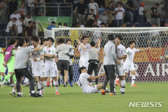 U-20으로 뜨거운 축구 거리응원 열기…어디서 볼까?