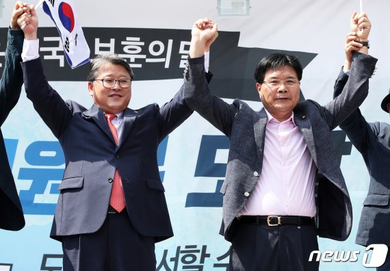 홍문종 대한애국당 입당에 한국당서 감지된 변화