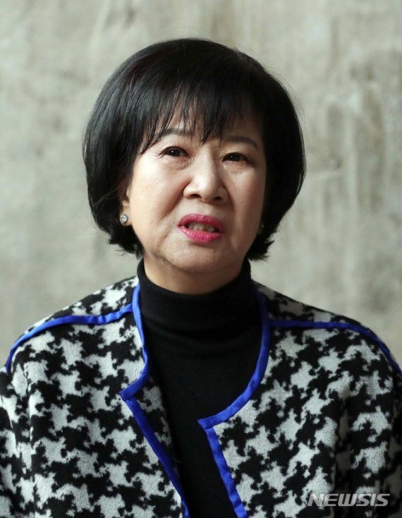 '부동산 투기 의혹' 손혜원, 불구속 기소