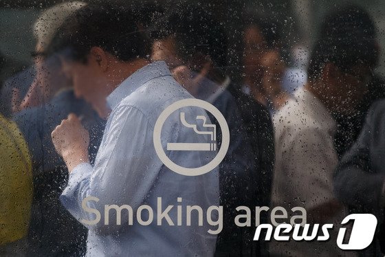 담배 피우는 게 죄입니까? 흡연자들의 하소연