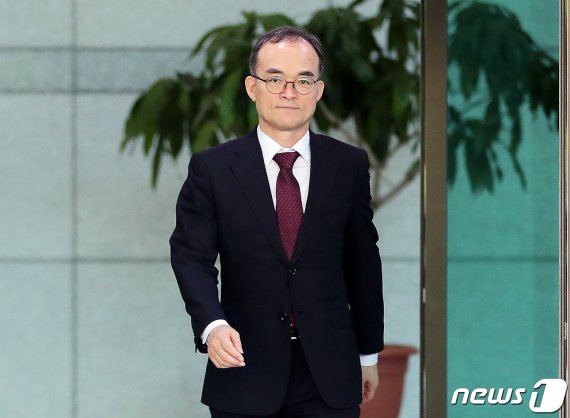 문무일 총장, 오늘 '검찰 과오' 대국민사과…재발방지 약속