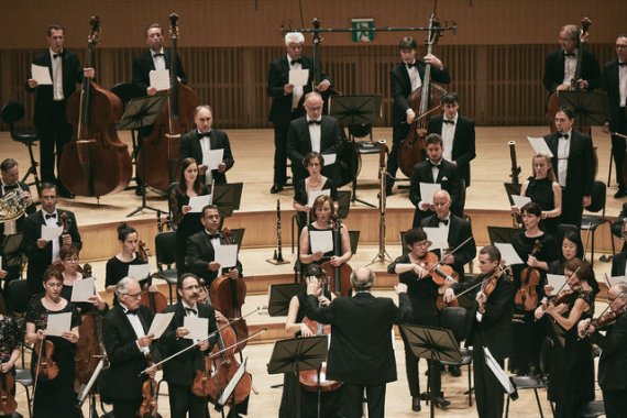 [초점]헝가리 오케스트라의 위로, 한국 가곡 '기다리는 마음'