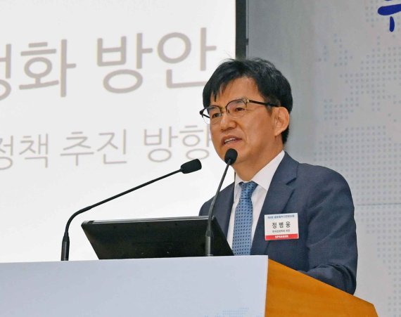 정병웅 한국관광학회 회장 "'부산스러운 관광'콘텐츠로 아류 벗어나자" [제4회 글로벌 부산 관광포럼]