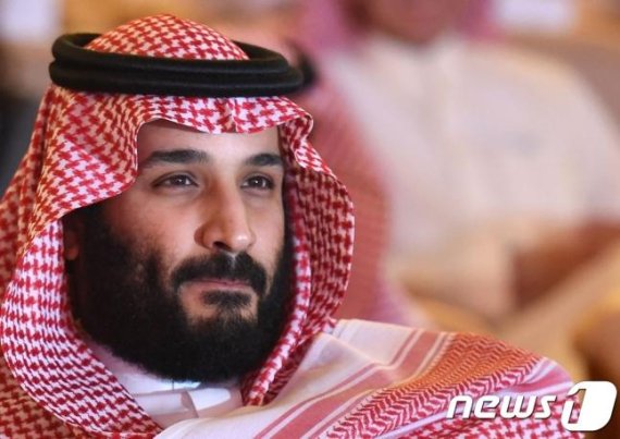 사우디 왕세자.. 4대 그룹 총수 만난 뒤 에쓰오일 준공식 참여